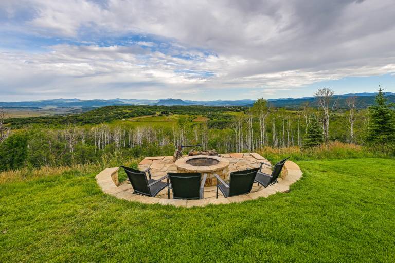 Steamboat Springs Apt w/ Views, 15 Mi to Skiing! — photo 2