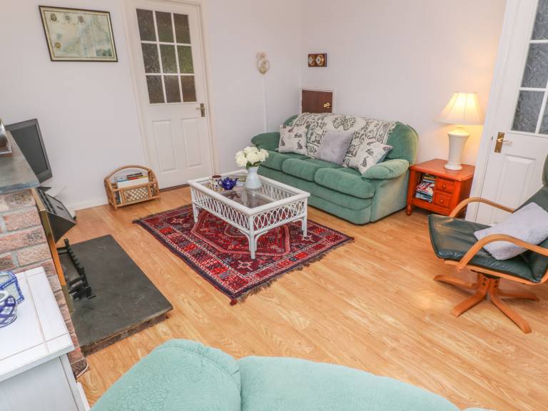 Child-friendly charming cottage with yard | Beach view | Close to the beach | Pets allowed — photo 3
