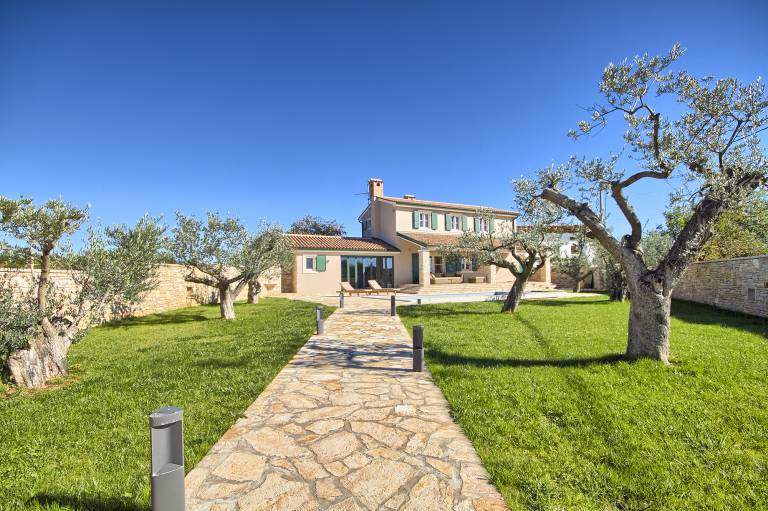 Charmante Villa Branka mit Pool