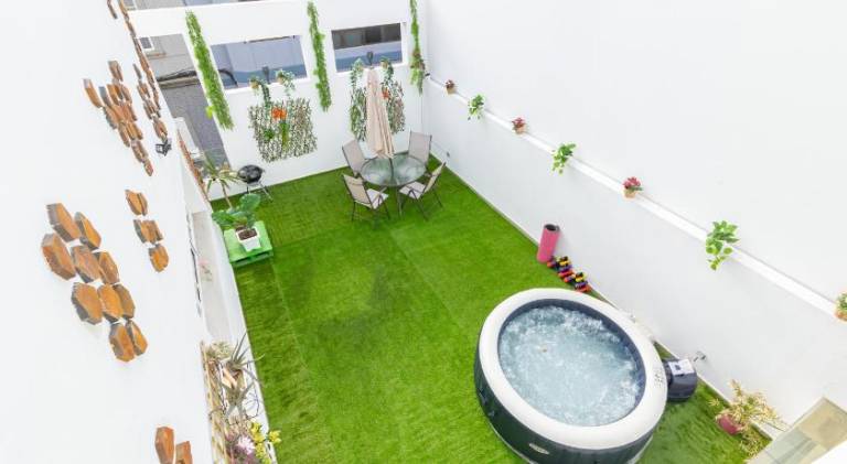 Villa with pool, jacuzzi & garden | Near Castillo de la Luz in Las Palmas de Gran Canaria