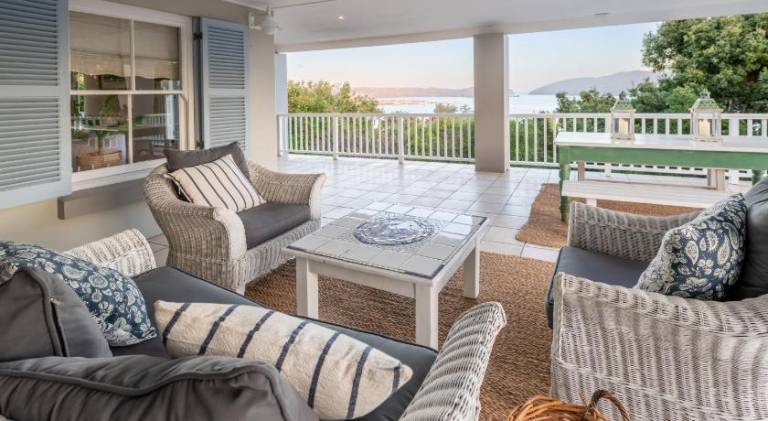 House with pool in Knysna