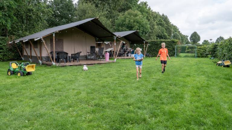 Camping Emmen Safaritent 6 personen incl toilet