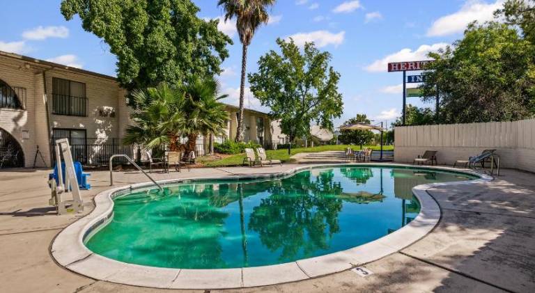 Heritage Inn Express Roseville — photo 3