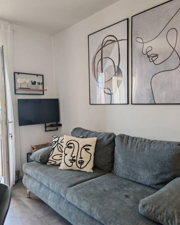 One bedroom apartment near beach Cove Pokrivenik, Hvar (A-18955-b) — photo 3