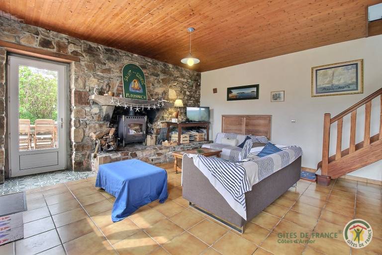 Gite with patio & yard — photo 4