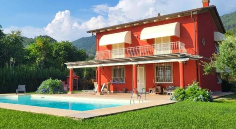 Villa with pool in Pietrasanta