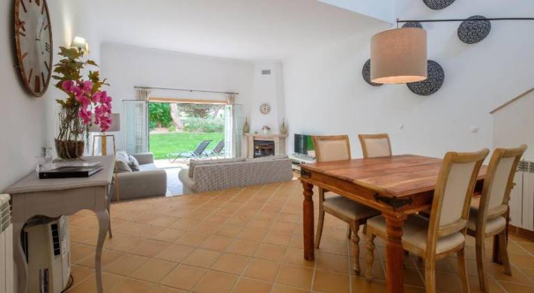 Nice house with barbeque, pool & yard | Dogs allowed — photo 4