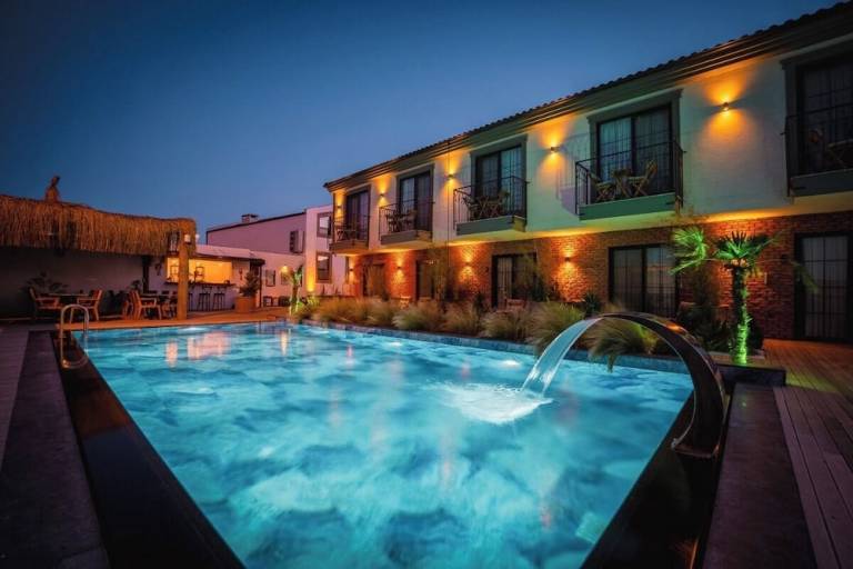 Bed & Breakfast  Ayvalık