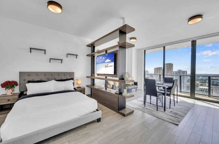 Downtown Miami, FL Vacation Rentals from 94 Hometogo