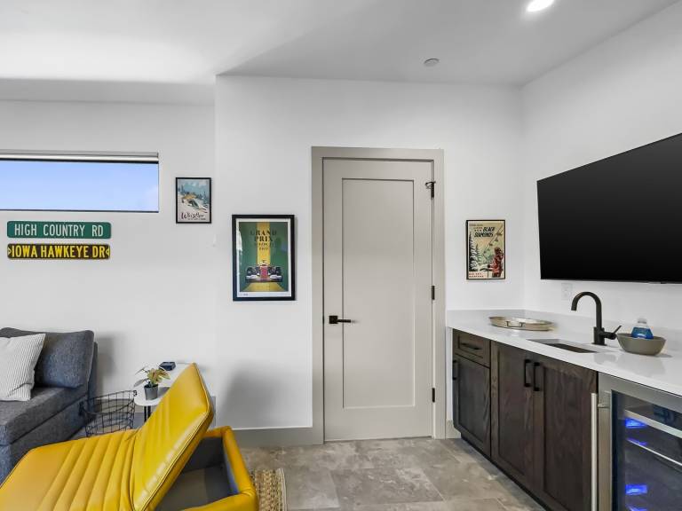 Family-friendly beautiful rental apartment with private pool & terrace | Pet-friendly — photo 4