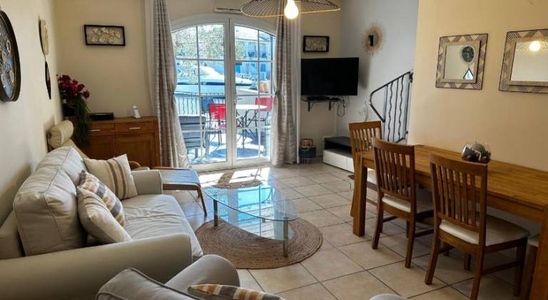 Vacation home with 2 rooms for 4 persons in Aigues-Mortes