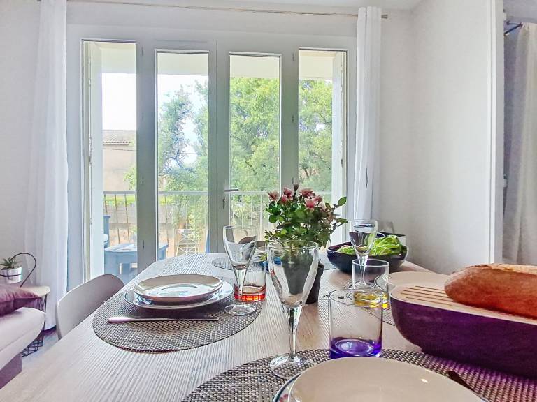 Holiday apartment with patio — photo 4