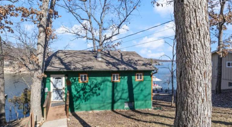 House with 2 rooms for 6 persons in Lake Ozark, MO