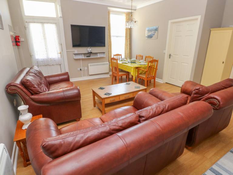 Family-oriented wonderful cottage | Beach view | Beach nearby | Pets allowed — photo 2