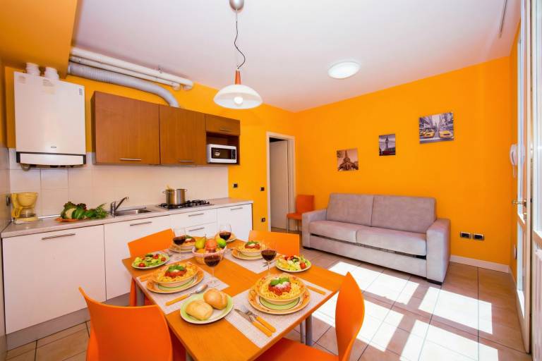 Rental apartment with patio & garden | Lake view — photo 3