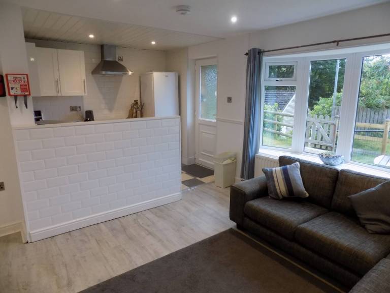 Family-oriented nice house with hot tub & garden | Pet-friendly — photo 4