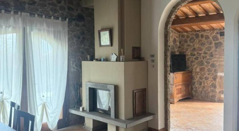 House with jacuzzi — photo 4