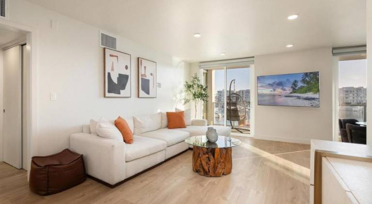Pleasant holiday apartment with pool | Next to the beach | Pet-friendly in Marina, CA