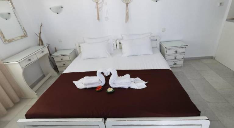 Rental apartment with terrace | Next to the beach | Pets allowed in Naxos