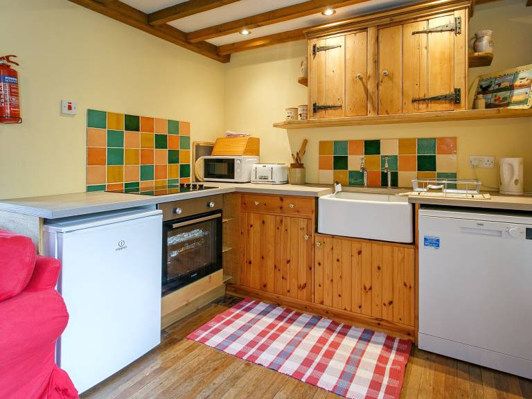 Family-friendly lovely cottage with garden | River view | Pets are welcome — photo 5