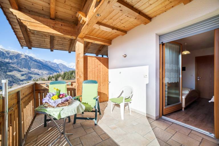 Child-friendly rental apartment with sauna, heated pool & fast internet | Mountain view | Dogs allowed — photo 4