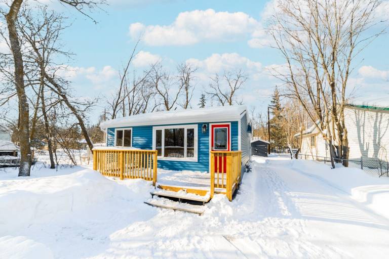 Cabin  Gimli
