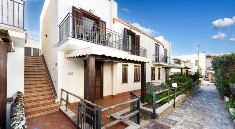 Holiday apartment with terrace — photo 4