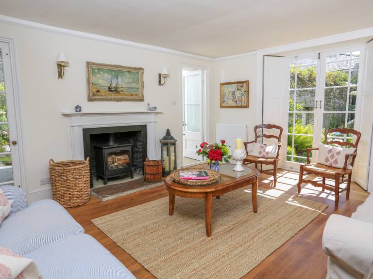 Cottage with yard | Beach view — photo 5