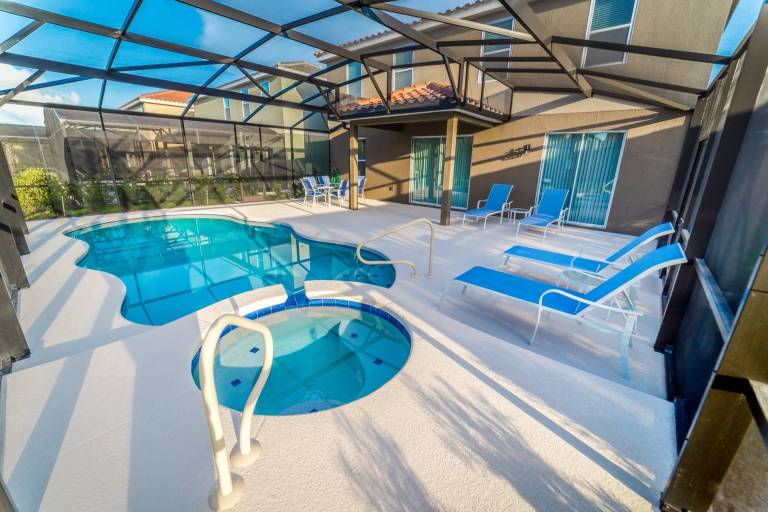 Vacation home with jacuzzi, terrace & private pool — photo 2
