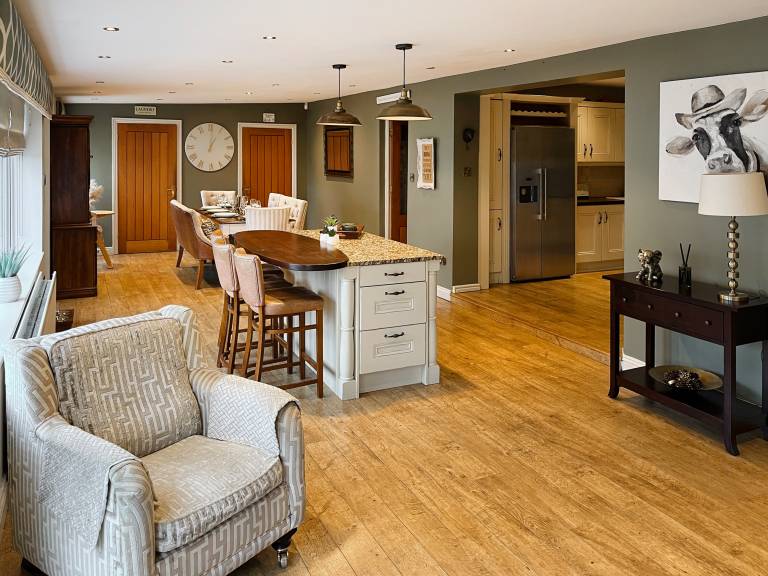 Cottage with jacuzzi, grill & yard — photo 4