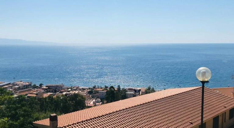 House with 1 room for 4 persons in Letojanni