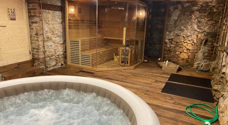 Rental apartment with hot tub & sauna — photo 2