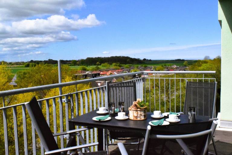 Moderne Ferienwohnung, Sauna, sonniger, großer Balkon, Haustiere, Strandnah in Wangerland