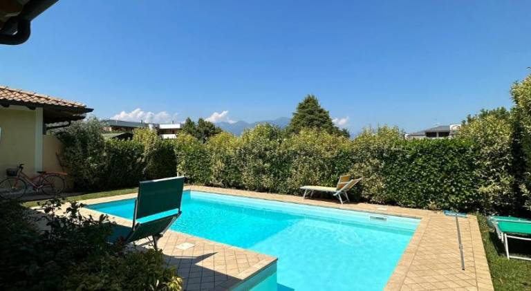 House with pool & hot tub | Close to the beach | Pets are welcome — photo 3