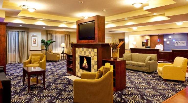 Holiday Inn Express Hotel & Suites Brooksville-I-75 By IHG — photo 2
