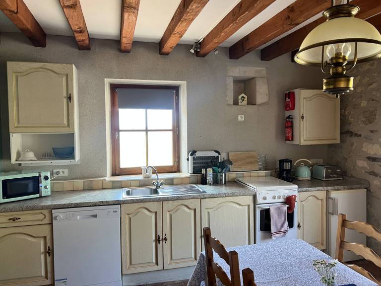 Child-friendly charming house with yard, pool & barbeque | Pet-friendly — photo 3
