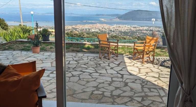 Fully equipped villa with yard, grill & patio | Dogs allowed — photo 4