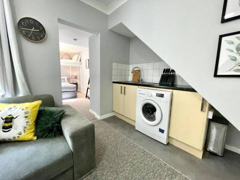 Charming holiday apartment with patio | Next to Brighton Palace Pier | Close to the beach | Suitable for remote work | Pets are welcome — photo 5