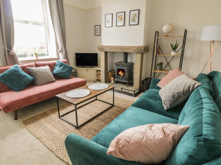 Family-oriented beautiful cottage with terrace & yard | Pets allowed — photo 5