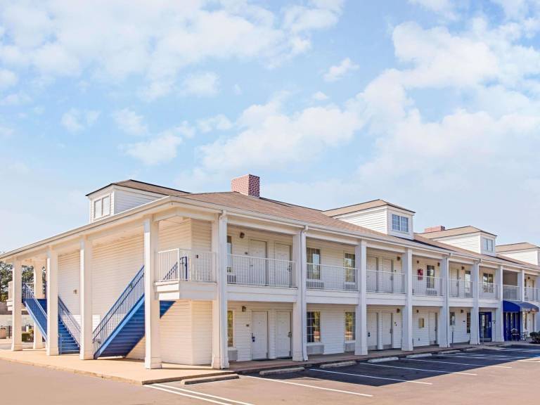 Baymont by Wyndham Forest City