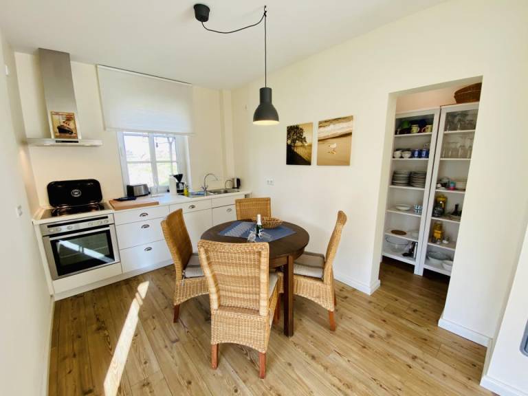 Apartment with garden & patio — photo 5