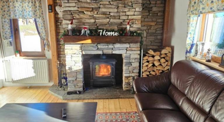 Chalet with 4 rooms for 10 persons in Zrece