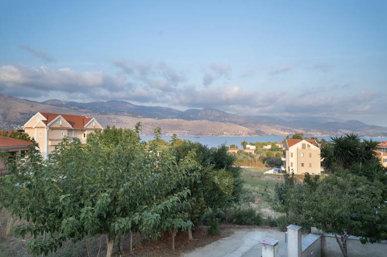 Apartment 'Anna's House 1 In Lixouri' with Sea View, Wi-Fi and Air Conditioning — photo 5