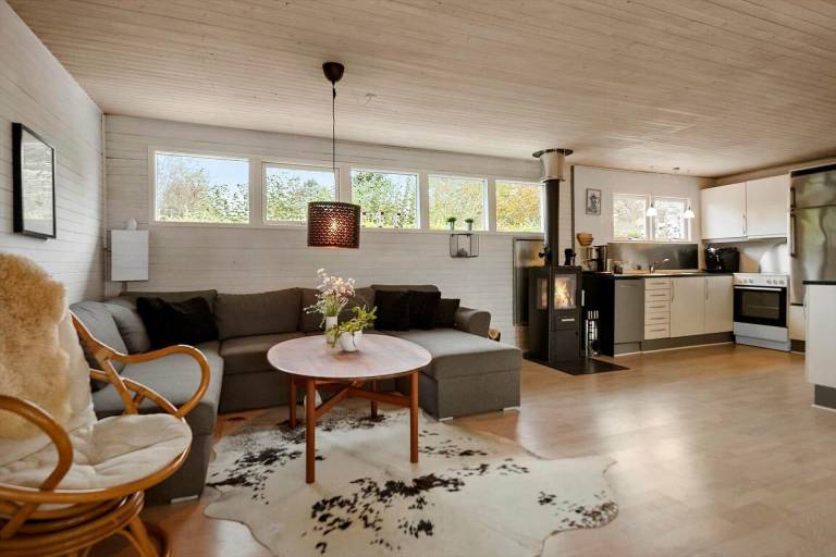Wonderful vacation home with barbecue, terrace & yard | Pets are welcome — photo 2