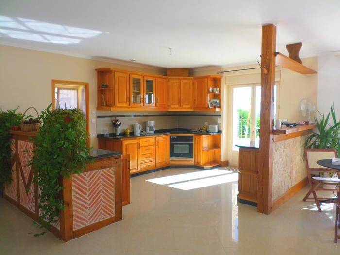 House with yard, BBQ & private pool | Nature view — photo 4