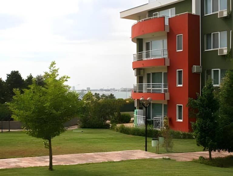 Holiday apartment with pool, yard & terrace in Sveti Vlas