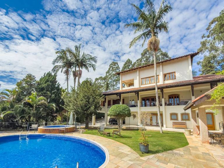 Luxury House with Pool in Granja Viana