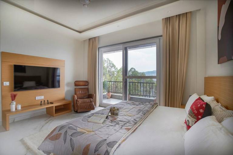 Fully equipped vacation home with terrace, BBQ & yard | Perfect for remote work | Dogs allowed — photo 2