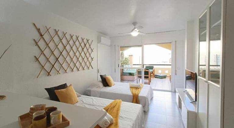 Holiday apartment with patio & private pool — photo 2
