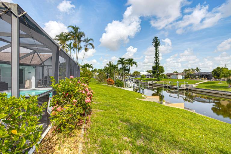 Swim, Hike & Golf: Family Gem in Cape Coral! — photo 2